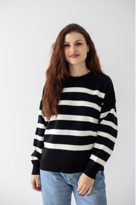 Светр жіночий